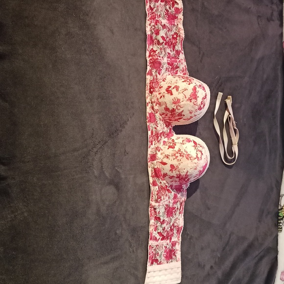 Jessica Simpson push up bra - Picture 4 of 5